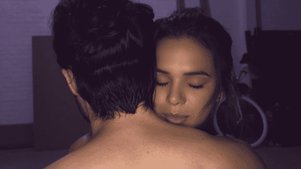 Bruna Marquezine e Tiago Iorc em clipe (Foto: Reprodução)