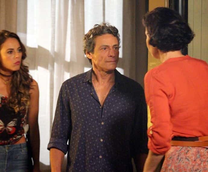 Melissa leva um susto quando vê Bento na sua casa (Foto: Evellyn Pacheco/Gshow)