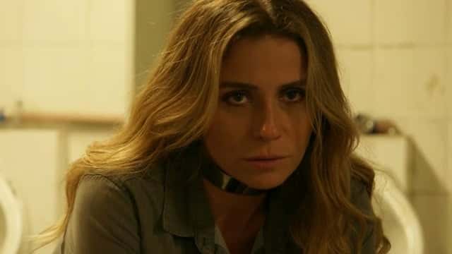 Atena (Giovanna Antonelli) em cena de "A Regra do Jogo" (Foto: Reprodução/Globo)