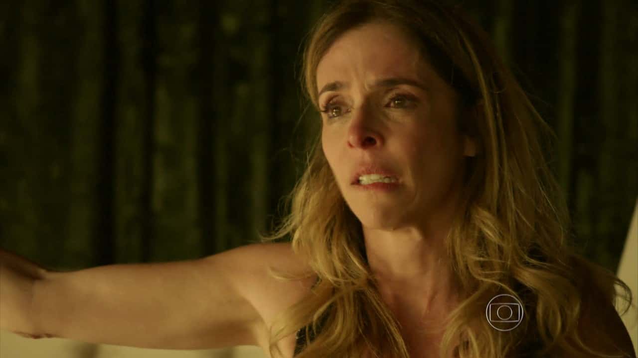 Deborah Evelyn (Kiki) em cena de "A Regra do Jogo", novela das nove da Globo (Foto: Reprodução/Globo)