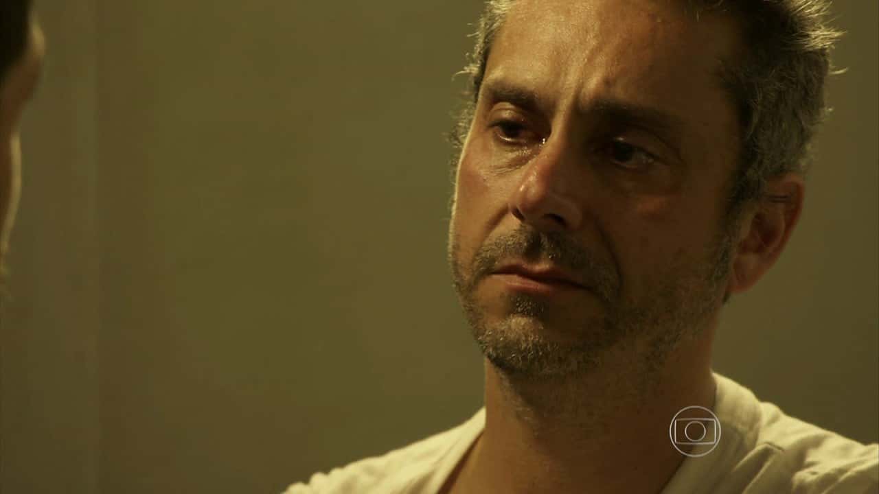 Romero (Alexandre Nero) em cena de "A Regra do Jogo", novela das nove da Globo (Foto: Reprodução/Globo)