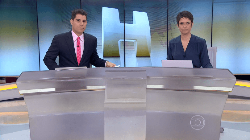 Evaristo Costa e Sandra Annenberg no comando do "Jornal Hoje" de ontem (17) (Foto: Reprodução/Globo)