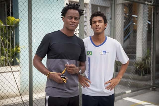 Montanha (Toni Garrido) e Wesley (Juan Paiva) (Foto: Globo/Pedro Curi)