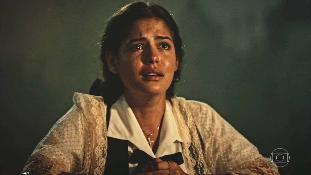 Maria Tereza (Julia Dalavia) em cena de "Velho Chico" (Foto: Reprodução/Globo)
