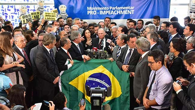 zr_-deputados-da-oposicao-lancam-movimento-pro-impeachment-de-dilma-rousseff_-100920150001