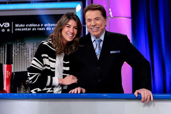 Rebeca Abravanel ao lado de Silvio Santos. (Foto: Divulgação/SBT)