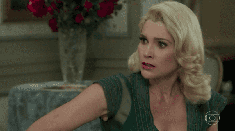 Sandra (Flávia Alessandra) em cena de "Êta Mundo Bom" (Foto: Reprodução/Globo)