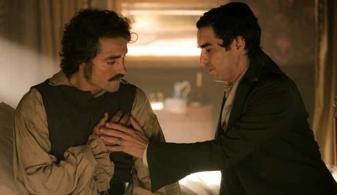 Tolentino (Ricardo Pereira) e André (Caio Blat) em cena de "Liberdade, Liberdade" (Foto: Raphael Dias/Globo)