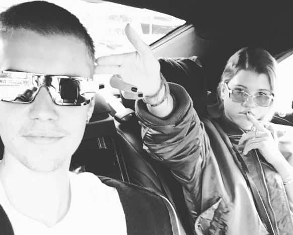 Justin Bieber e sua nova namorada (Foto: Reprodução)