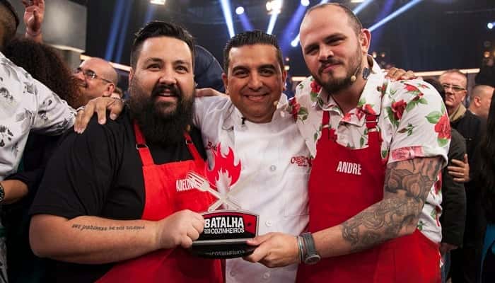 Buddy Valastro e os vencedores do "Batalha dos Cozinheiros" (Foto: Edu Moraes/Record).