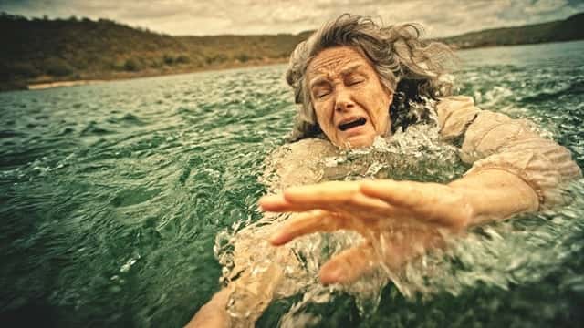 Encarnação (Selma Egrei) em cena de "Velho Chico" (Foto: Globo/Divulgação)