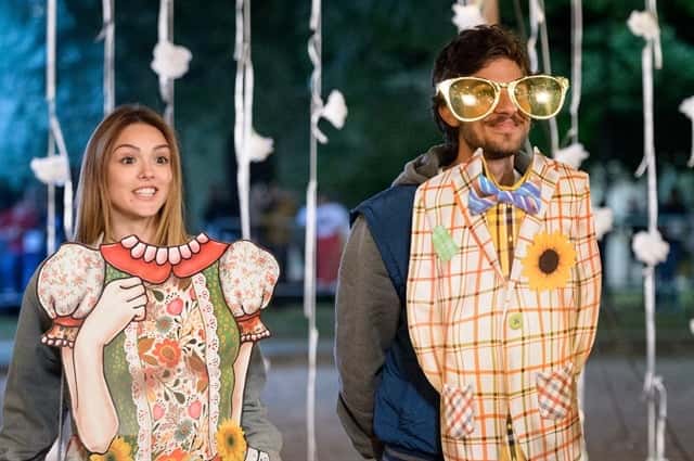 Helô (Isabelle Drummond) e Pedro (Chay Suede) em "A Lei do Amor" (Foto: Globo/Ramón Vasconcelos)
