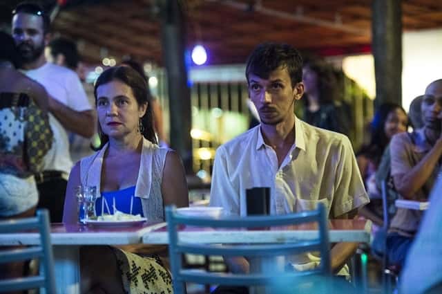 Fátima (Adriana Esteves) e Oswaldo (Pedro Wagner) em cena de "Justiça" (Foto: Globo/Divulgação)