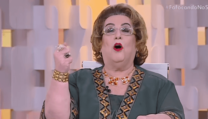 Mamma Bruschetta no comando do "Fofocando", ontem (07) (Foto: Reprodução/SBT)