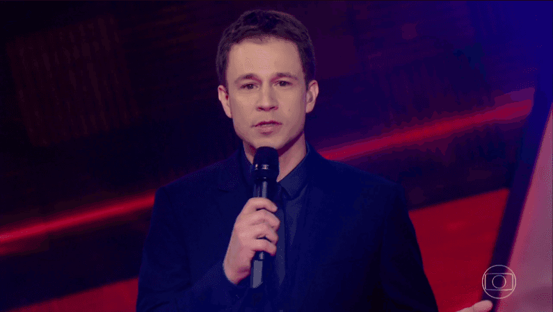 Tiago Leifert no comando do "The Voice Brasil" (Foto: Reprodução/Globo)