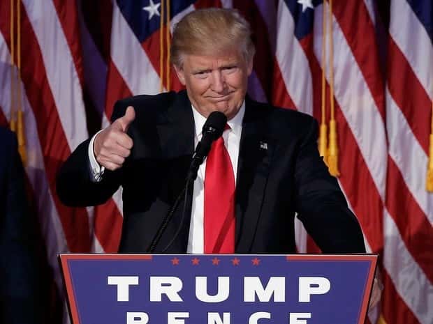 Donald Trump discursa após ser declarado vencedor nas eleições, em Nova York (Foto: Reuters/Mike Segar)