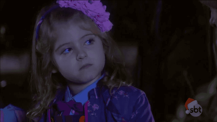 Dulce Maria (Lorena Queiroz) em cena de "Carinha de Anjo" (Foto: Reprodução/SBT)