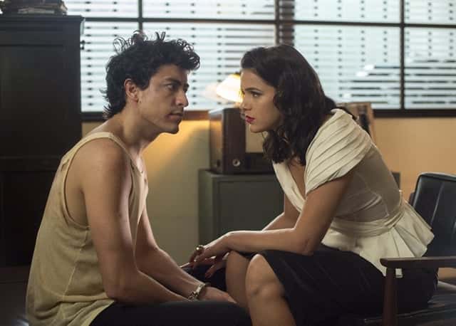 Beatriz (Bruna Marquezine) e Davi (Jesuíta Barbosa) em cena de 'Nada Será Como Antes' (Foto: Globo/Estevam Avellar)