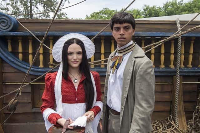 Anna (Isabelle Drummond) e Piatã (Rodrigo Simas) em "Novo Mundo" (Foto: Globo/Estevam Avellar)