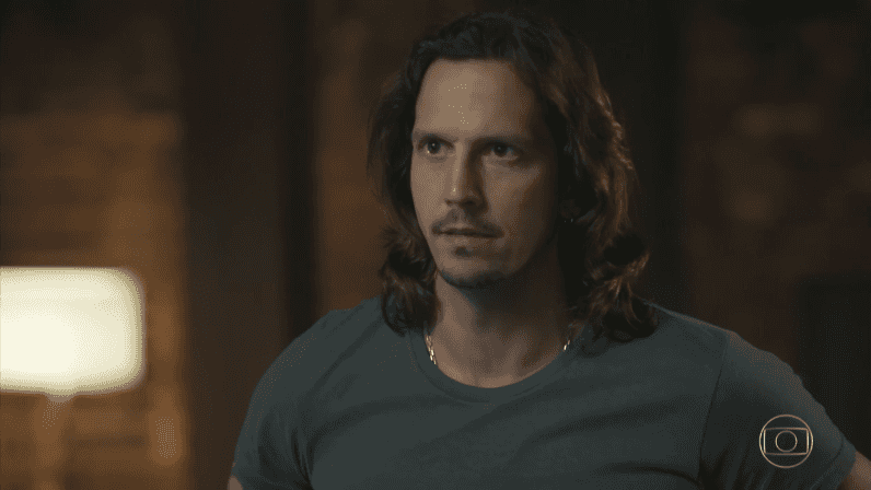 Vladimir Brichta (Gui Santiago) em cena de "Rock Story" (Foto: Reprodução/Globo)