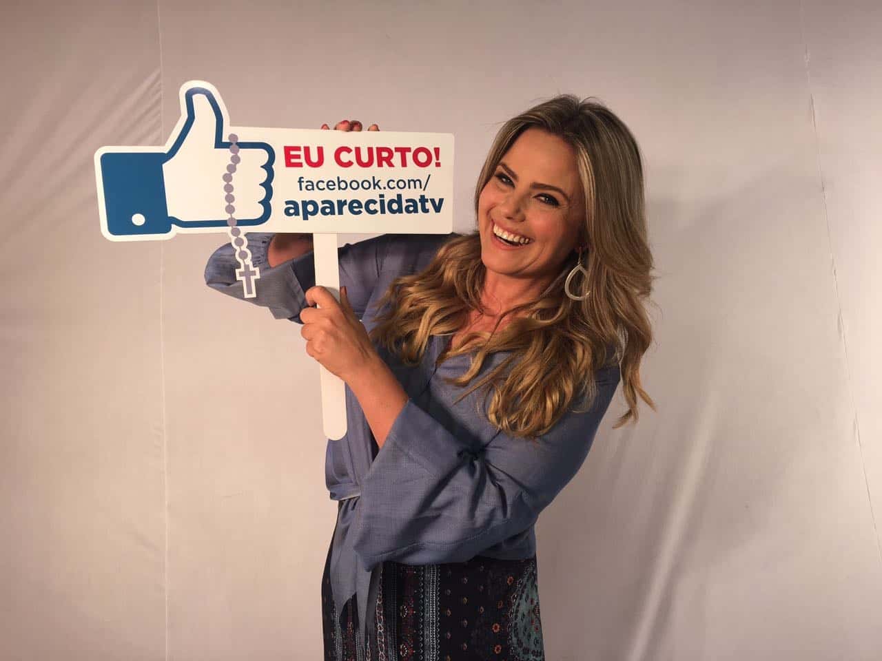 Maria Cândida assinou contrato com a TV Aparecida (Foto TV Aparecida)