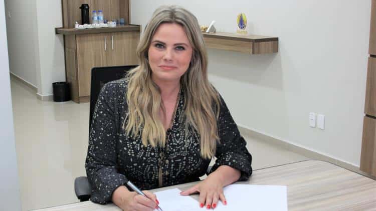 Maria Cândida assinou contrato com a TV Aparecida (Foto TV Aparecida)