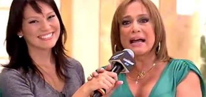 Geovanna Tominaga ironizou a veterana no programa da Record. (Foto: reprodução/Globo)