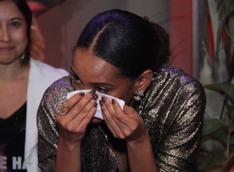 Taís Araújo se emociona durante apresentação da série (Foto: AgNews)