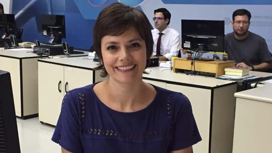 Ana Paula Couto na redação da TV Cultura Imagem: Divulgação