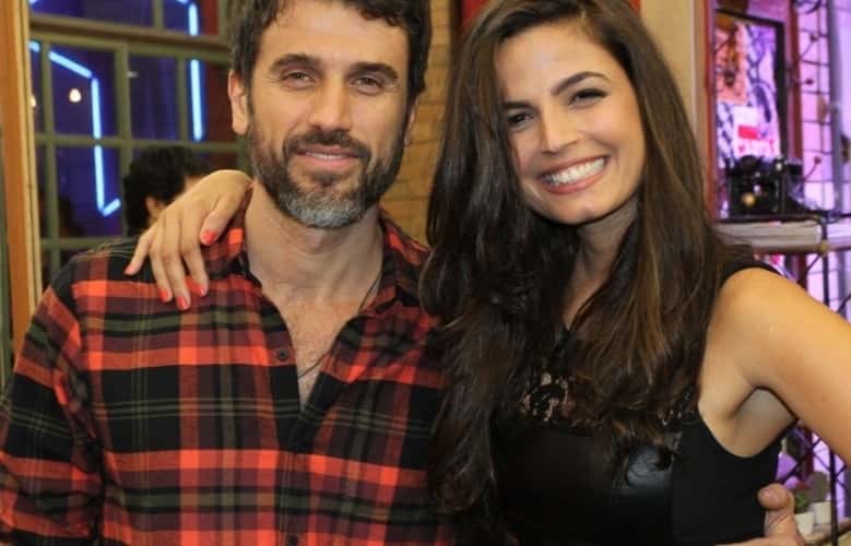 16jun2014-eriberto-leao-e-emanuelle-araujo-na-coletiva-de-imprensa-de-malhacao-sonhos-no-rio-de-janeiro-a-proxima-fase-da-novela-teen-tem-estreia-prevista-para-o-dia-14-de-1402967784249_956x500