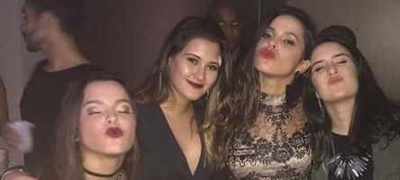Emilly, a irmã Mayla e as gêmeas Laura e Beatriz. (Foto: Reprodução/Instagram)