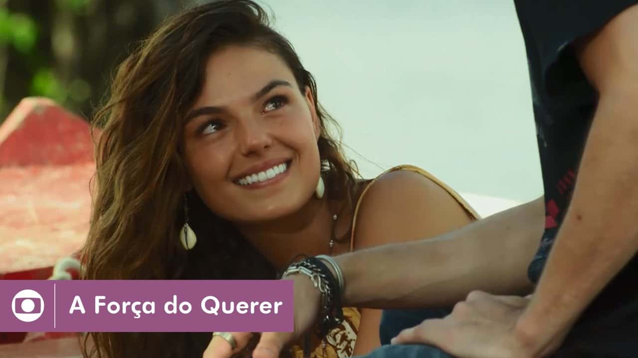 Isis mostra belo sorriso em novela. (Foto: Reprodução/Globo)