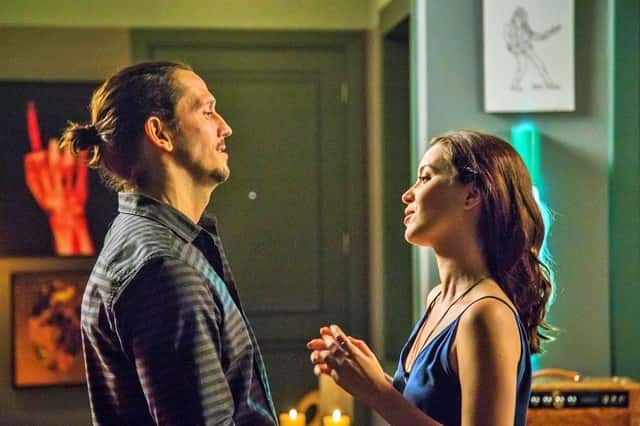 Júlia e Gui vão se casar em "Rock Story". (Foto: Divulgação/Globo)