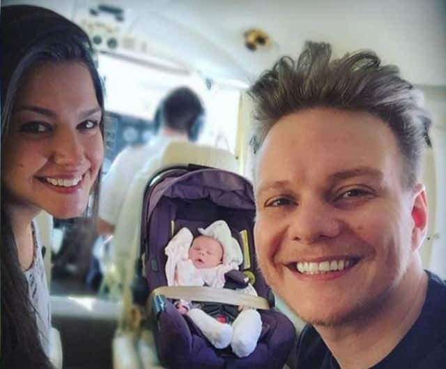 Michel Teló com a esposa e a filha (Foto: Reprodução)