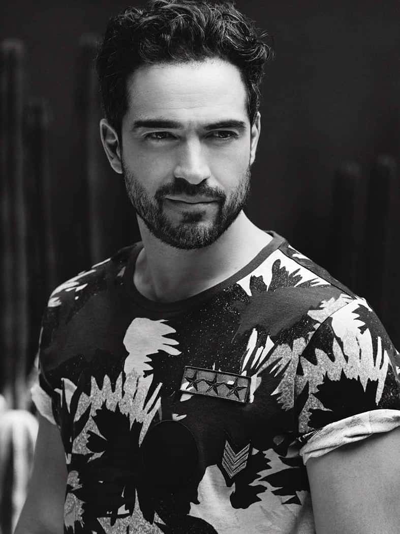 O ator posando para revista mexicana. (Foto: Iván Flores/Germán Majera/Reprodução)