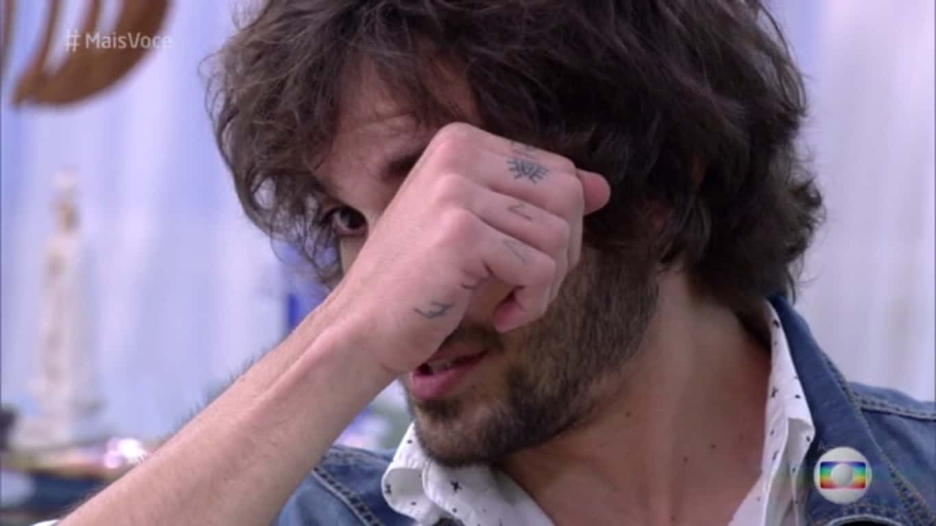 Fiuk se emociona com elogio de Humberto Martins. (Foto: Reprodução/MaisVocê/Globo)