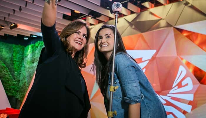 Renata Ceribelli e Mari Palma no estúdio do 'Fantástico' (Foto: Globo/Raquel Cunha)