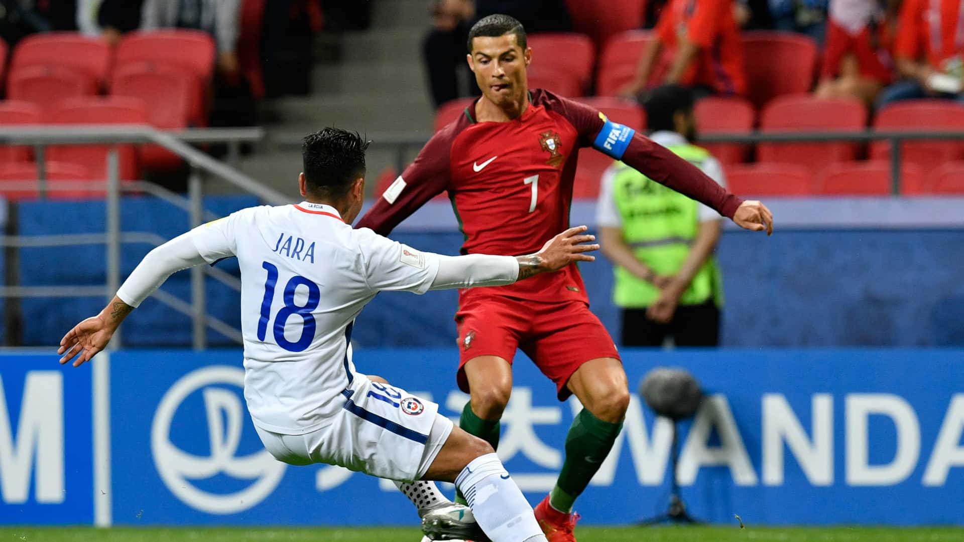 Partida entre Portugal e Chile pela Copa das Confederações (Foto: Getty)