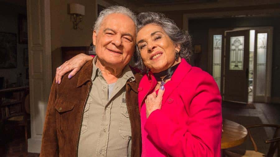 elvira-betty-faria-e-garcia-othon-bastos-formam-casal-excentrico-em-a-forca-do-querer-1501192293559_v2_900x506