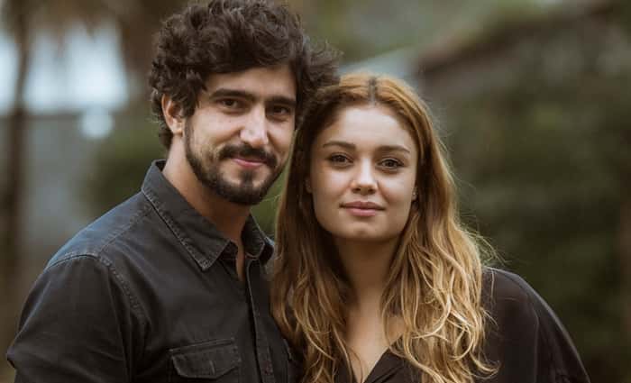 Renato (Renato Góes e Alice (Sophie Charlotte) em "Os Dias Eram Assim" (Foto: Globo/Mauricio Fidalgo)