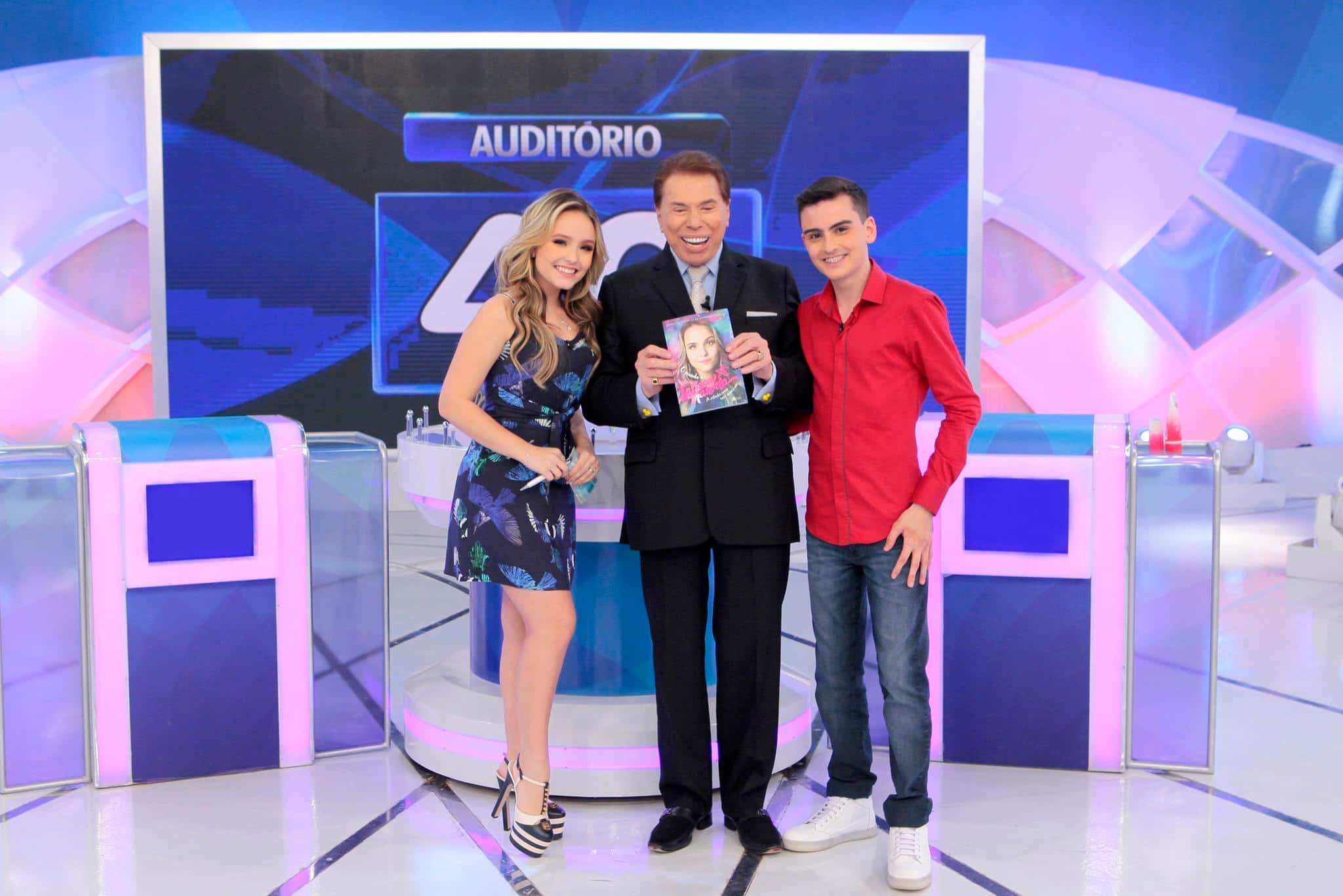 Larissa Manoela e Dudu Camargo com Silvio santos no SBT (Lourival Ribeiro/SBT)