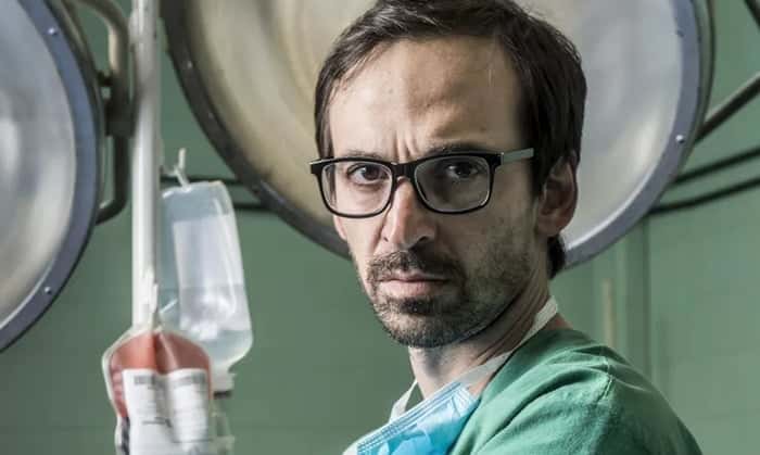 Júlio Andrade em "Sob Pressão". (Foto: Divulgação/TV Globo)