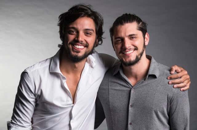 Rodrigo Simas e Bruno Gissoni (Foto: Cesar Alves/ TV Globo)