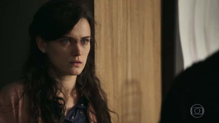 Clara (Bianca Bin) em cena de O Outro Lado do Paraíso (Foto: Reprodução/Globo)