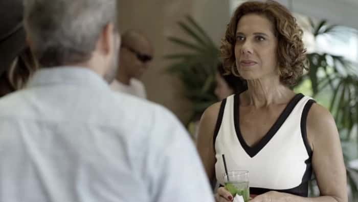 Lígia (Ângela Vieira) em cena de Pega Pega (Foto: Divulgação/Globo)
