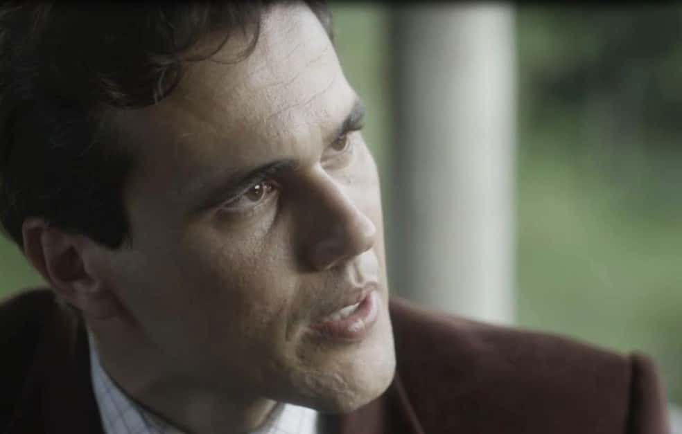 Vicente terá que fugir (Foto: TV Globo)