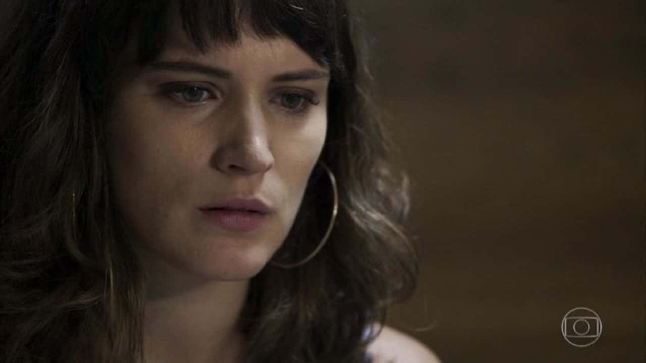 Clara em O Outro Lado do Paraíso (Foto: Reprodução/Globo)