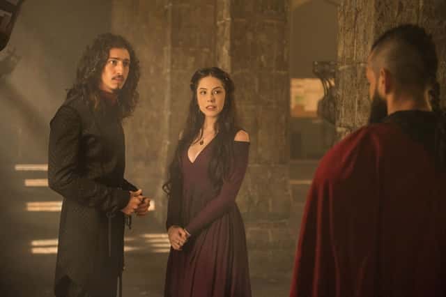 Rodolfo (Johnny Massaro) e Brice (Bia Arantes) em Deus Salve o Rei (Foto: Globo/Mauricio Fidalgo)