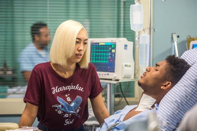 Tina (Ana Hikari) e Anderson (Juan Paiva) em cena de Malhação: Viva a Diferença (Foto: Globo/Raquel Cunha)