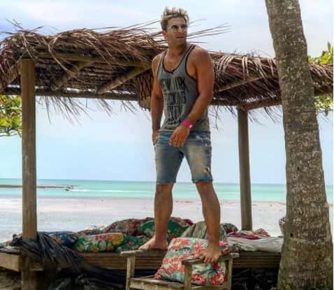 Henri Castelli relembrou momento difícil na Bahia. (Foto: Reprodução/Instagram)